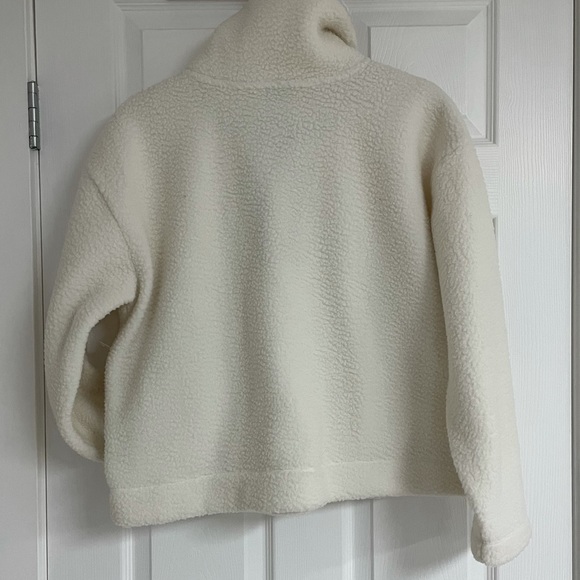 Joe Fresh cropped pullover fleece, size L. - Picture 2 of 5